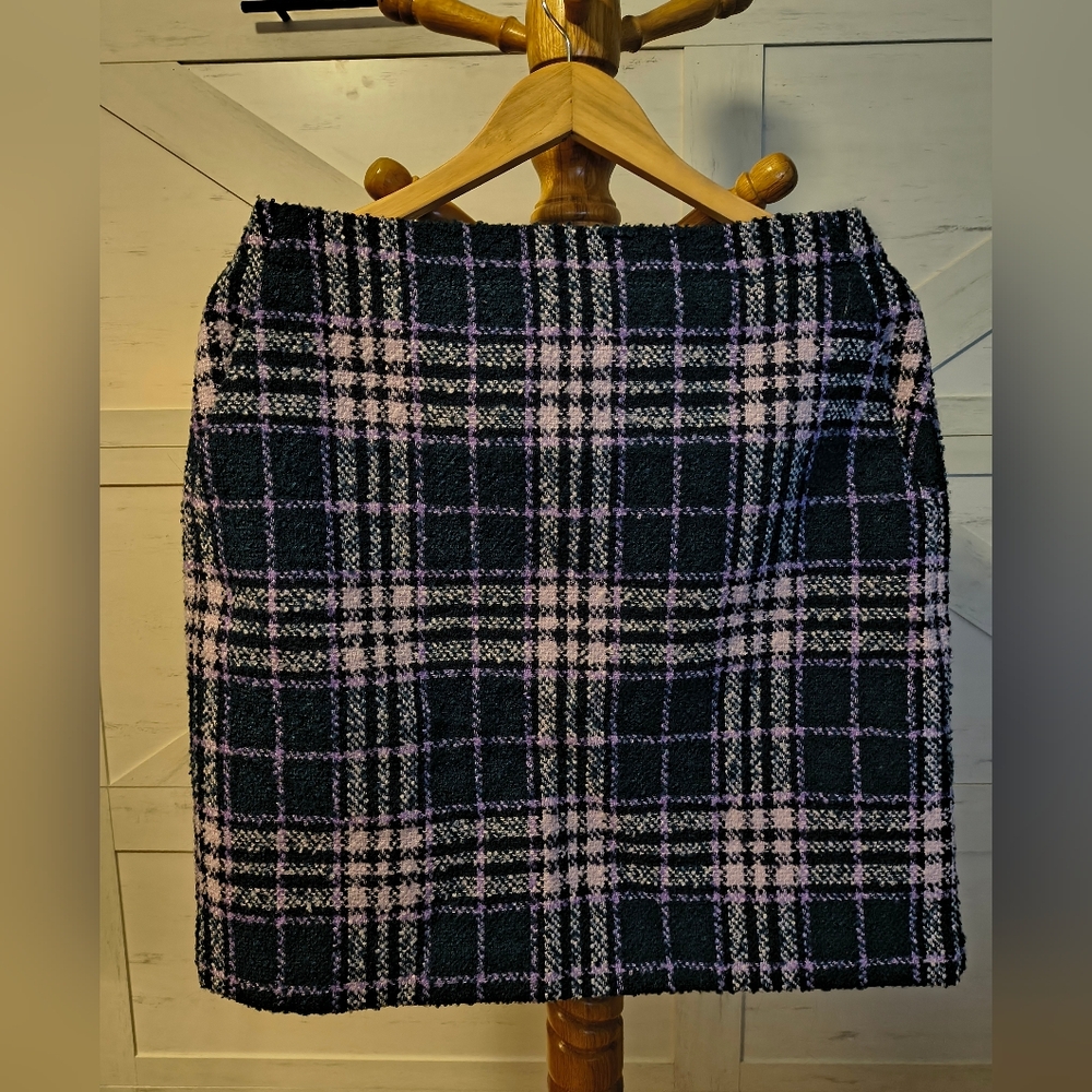 LOFT Green and Lilac Plaid Pencil Skirt With Pockets!